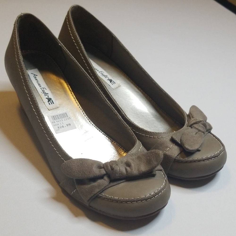 Grey Wedges with Bows